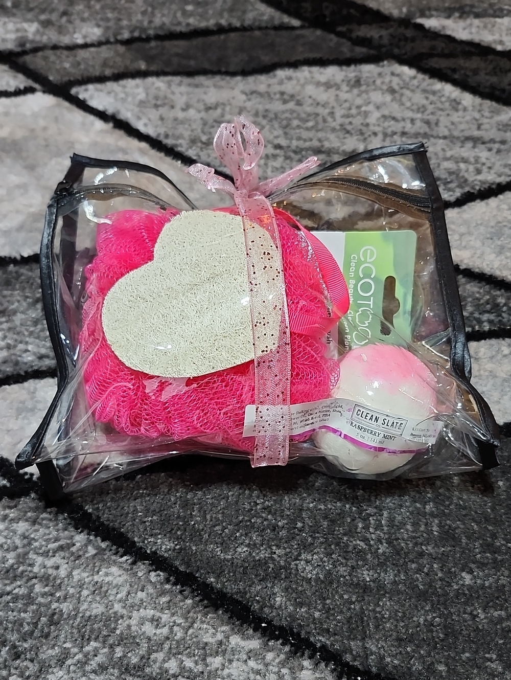 CLEAN SLATE RASPBERRY MINT BATH BOMB ECO TOOLS FACIAL BRUSH LOOFAH SPA GIFT